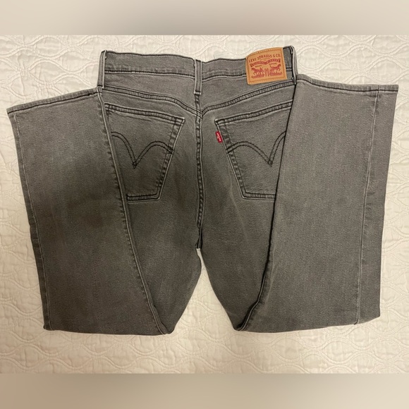 LEVI’S- Wedgie Straight - Picture 4 of 7